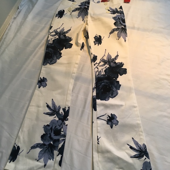 Necessary Objects Pants - Women’s Necessary Objects pants size small Macy’s